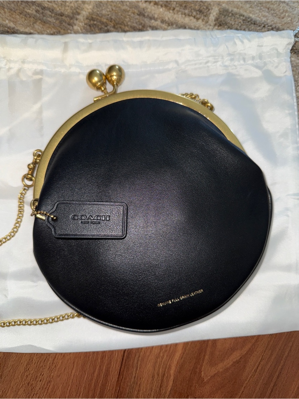 Coach Black Kisslock 16 Round Leather Frame Crossbody Bag NWT - Picture 4 of 5